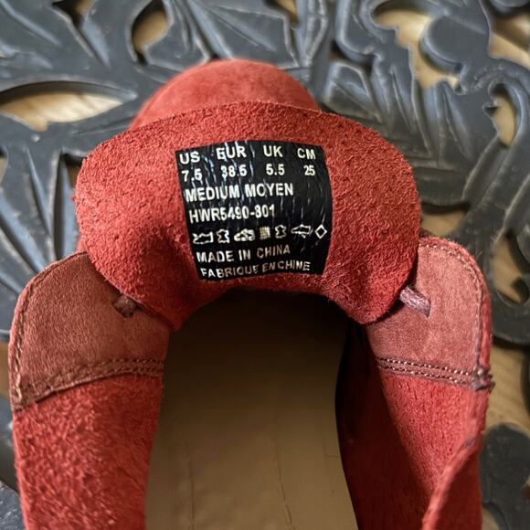 Hush Puppies Cyra Catelyn Red Suede Desert Chukka Booties Women’s 7.5 Academia - Picture 10 of 10